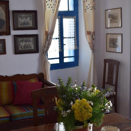 Villa Το Πάνω Σπίτι Της Μαριάνθης à Márpissa Extérieur photo