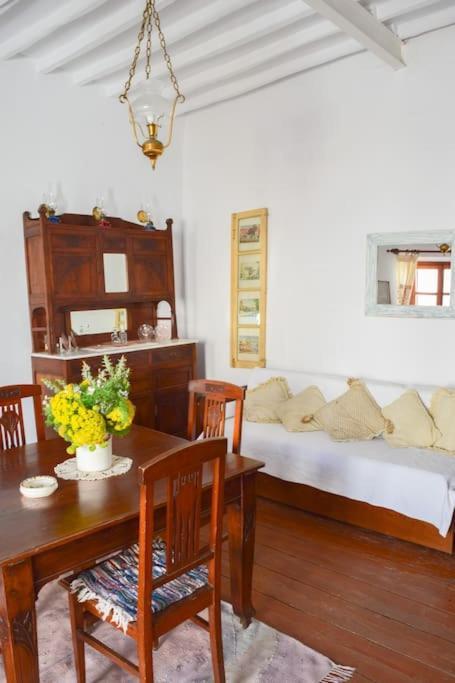Villa Το Πάνω Σπίτι Της Μαριάνθης à Márpissa Extérieur photo