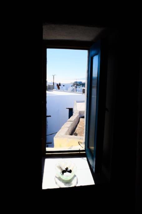 Villa Το Πάνω Σπίτι Της Μαριάνθης à Márpissa Extérieur photo