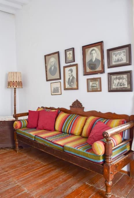Villa Το Πάνω Σπίτι Της Μαριάνθης à Márpissa Extérieur photo