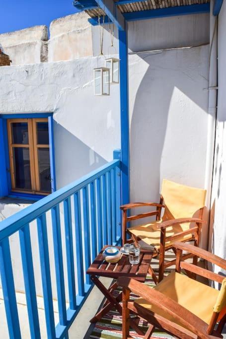 Villa Το Πάνω Σπίτι Της Μαριάνθης à Márpissa Extérieur photo